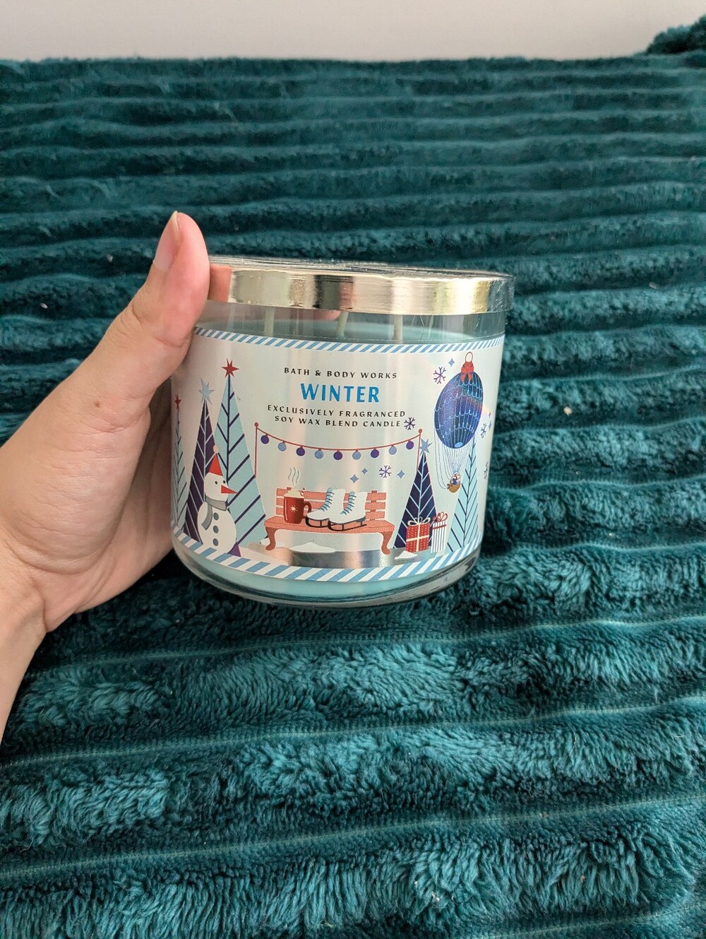 Bath & Body Works Winter 3-Wick Candle - Teal & Silver Accents